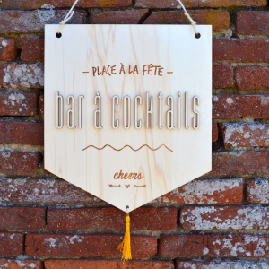 panneau signalétique "fanion" en bois